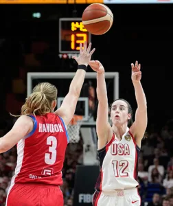 Stewie sparks US to rout of Czech Republic